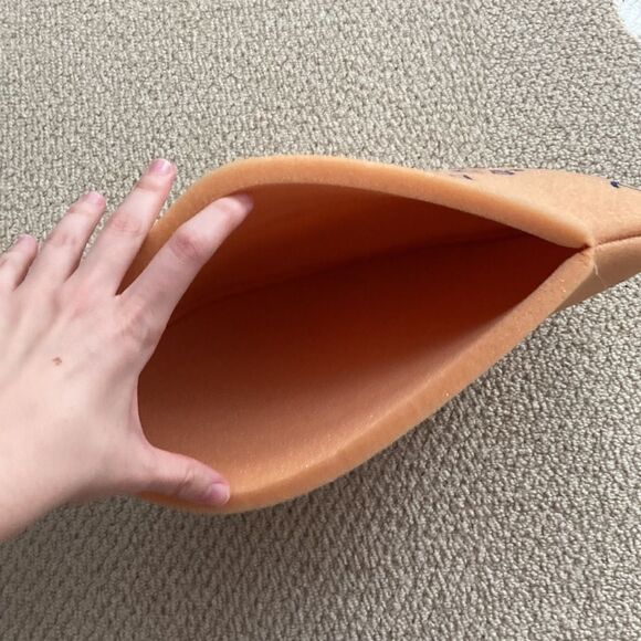 Vineyard Vines Martha’s Vineyard Large Foam Whale Orange Decor Squish 11” by 21” - Picture 3 of 6